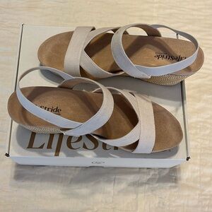 Lifestride size 10 Danita canvas strappy wedge sandals